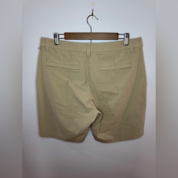 Pre-Owned Size 34 Lululemon ABC Classic Fit Golf Short 9” Inseam in Tan - Picture 6 of 11